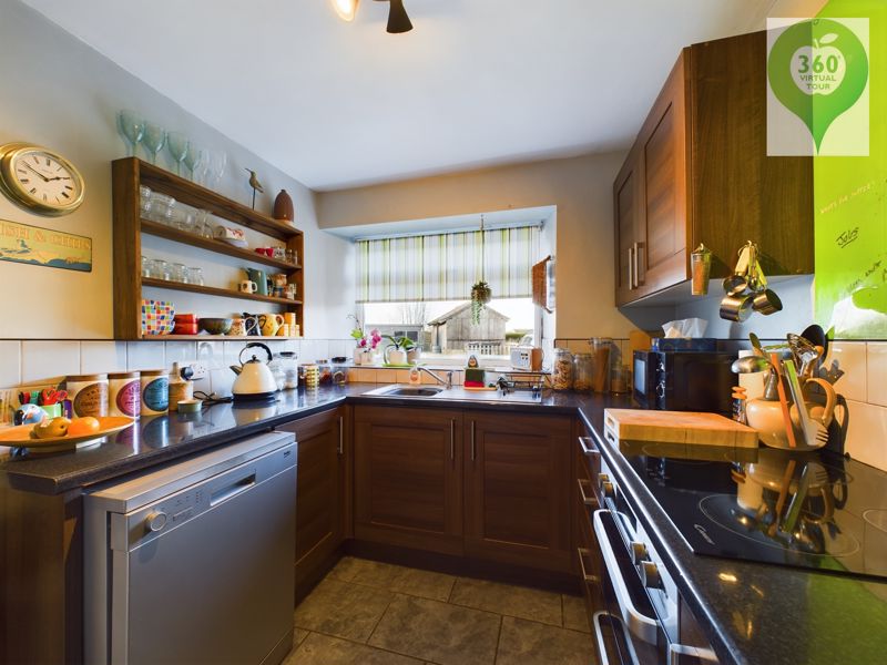 3 bed cottage for sale in The Mead, Yeovil  - Property Image 3