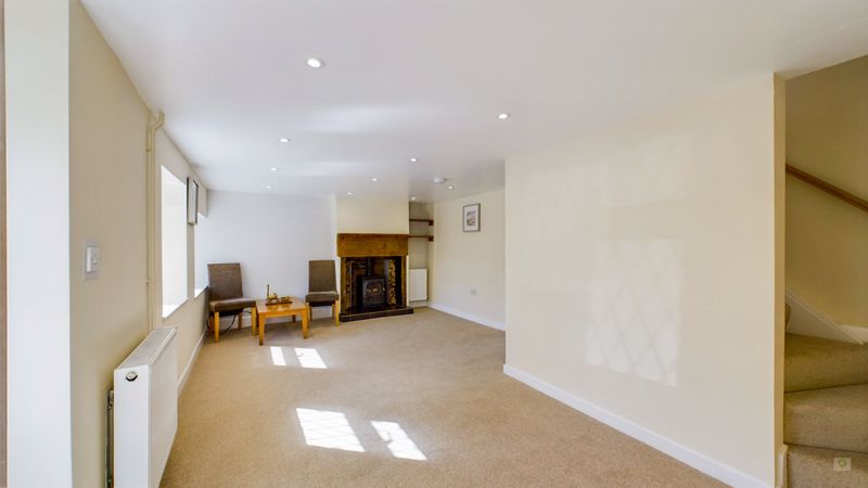 2 bed cottage for sale in Silver Street, South Petherton  - Property Image 2