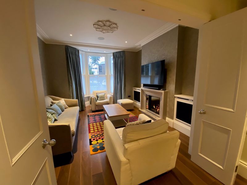 5 bed to rent in Maxwell Road, London  - Property Image 3