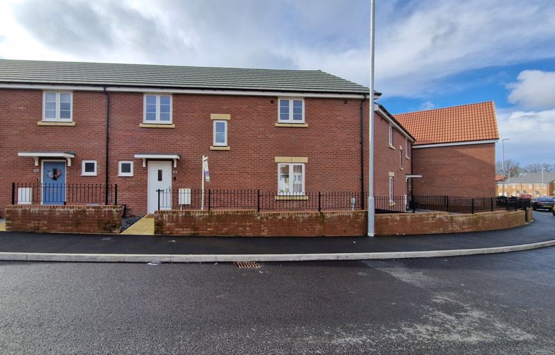 SOLD STC BY ORCHARDS ESTATES -  Over-sized, larger than standard 3 bedroom, modern home situated on the Houndstone estate and offering a great location on the Western edge of Yeovil and only a few minutes drive to Montacute, the local Hamstone villages and Ham Hill.
Despite being a mid-terrace, this property feels more secluded with the benefit of additional internal space created by a curve in the building design which allows for extra living space and an extra large main bedroom.
The property is only a few years old and presents in an almost-as-new condition with a well maintained and easy to keep garden.
Parking is directly behind the garden gate with space for two vehicles and accessed through the rear gate leading to the enclosed parking area.
We are available to organise viewings at a time that is convenient to you, so please feel free to contact us and we can meet you outside normal working hours.