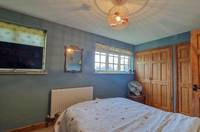 4 bed cottage for sale in Bridge Road, South Petherton  - Property Image 9