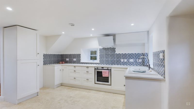 2 bed cottage for sale in Water Street, Barrington  - Property Image 3