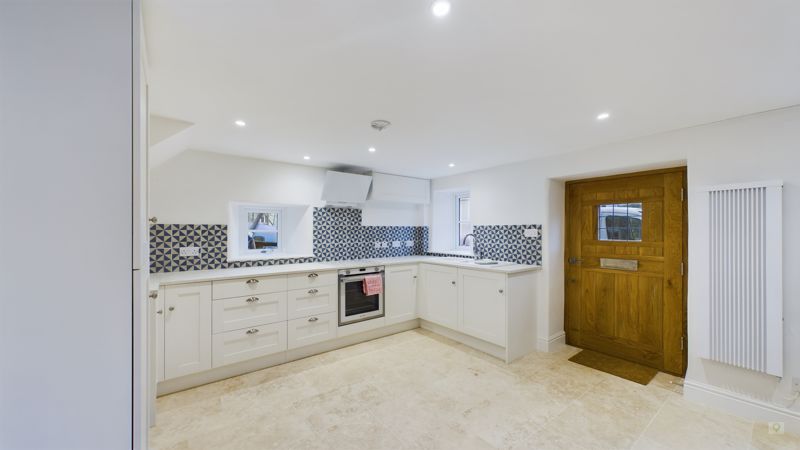 2 bed cottage for sale in Water Street, Barrington  - Property Image 2