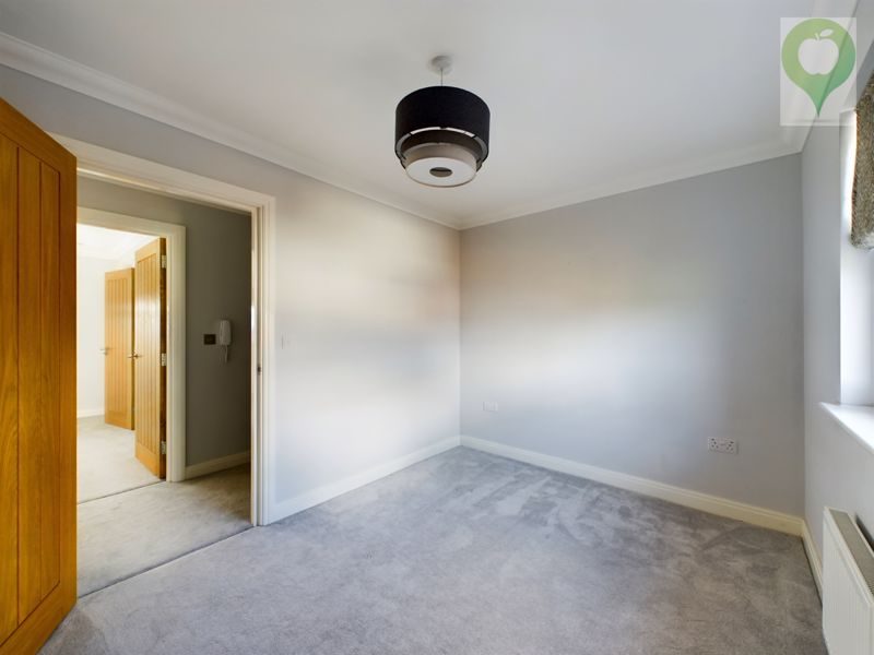 3 bed for sale in Shepherd Court, Yeovil  - Property Image 9