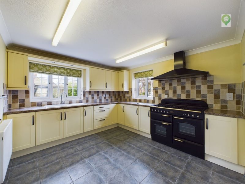 3 bed house for sale in High Street, Yetminster  - Property Image 2