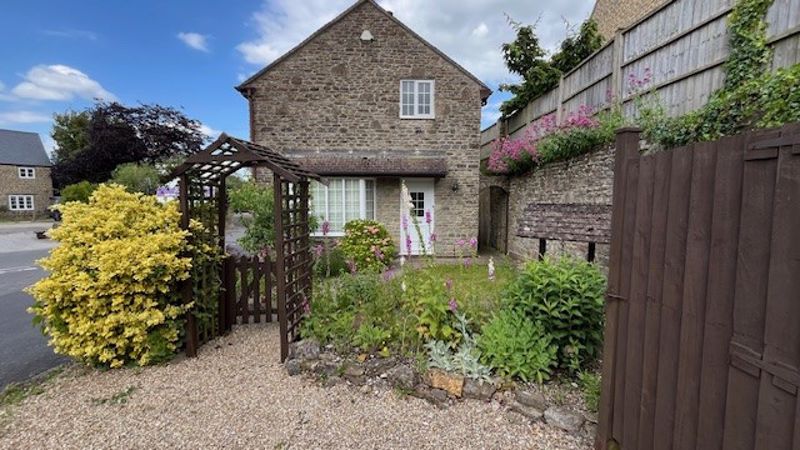 3 bed house for sale in High Street, Yetminster  - Property Image 1