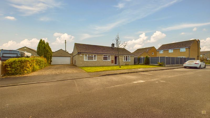 3 bed bungalow for sale in Lyndhurst Grove, Martock  - Property Image 16