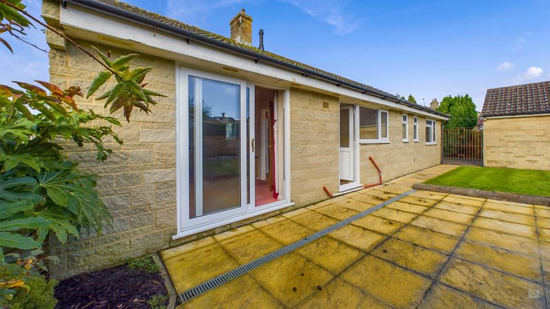 3 bed bungalow for sale in Lyndhurst Grove, Martock  - Property Image 4