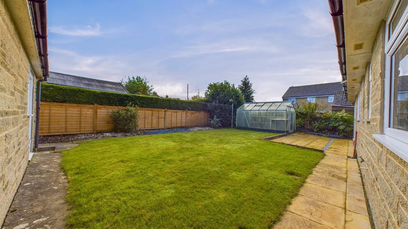 3 bed bungalow for sale in Lyndhurst Grove, Martock  - Property Image 7