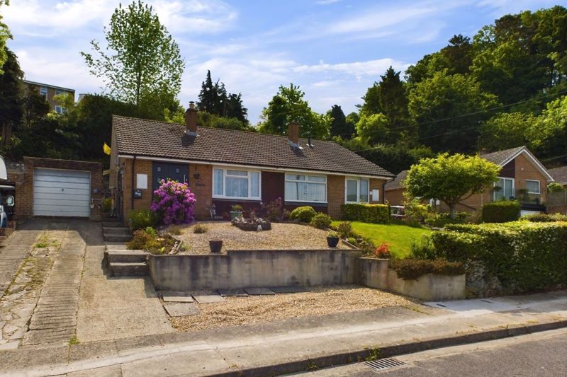 2 bed bungalow for sale in Alder Grove, Yeovil  - Property Image 1