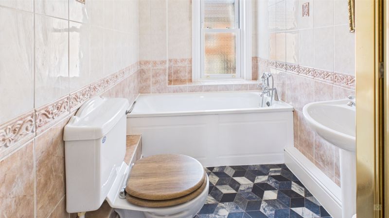 3 bed house to rent in Cromwell Road, Yeovil  - Property Image 9