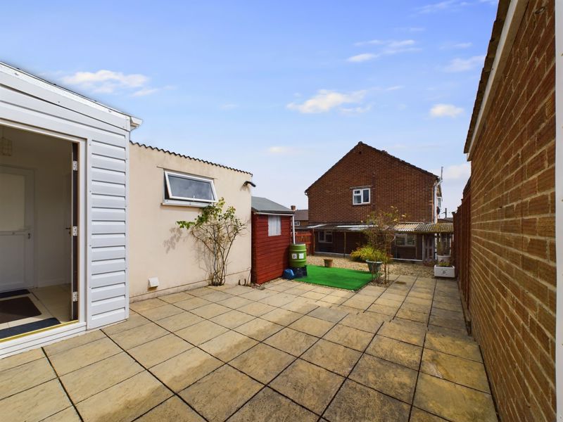 2 bed house for sale in Langmead Place, Crewkerne  - Property Image 5