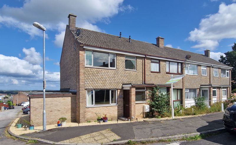 3 bed house for sale in Park View, Crewkerne  - Property Image 1