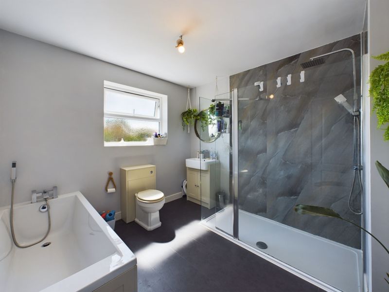 3 bed house for sale in Hitchen, Merriott  - Property Image 11