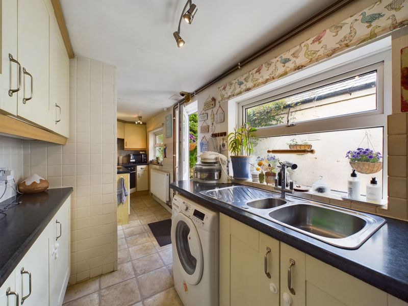 3 bed for sale in Hermitage Street, Crewkerne  - Property Image 4