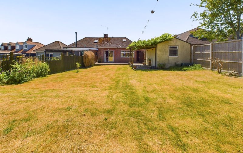 3 bed bungalow for sale in Westbourne Grove, Yeovil  - Property Image 2