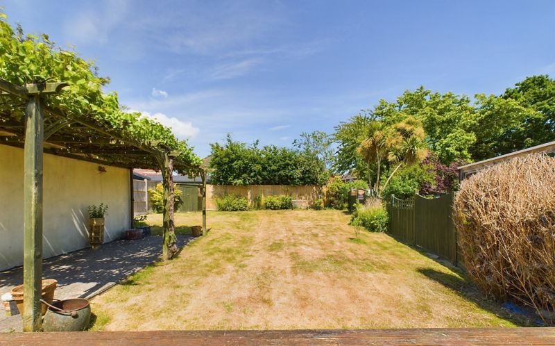 3 bed bungalow for sale in Westbourne Grove, Yeovil  - Property Image 3