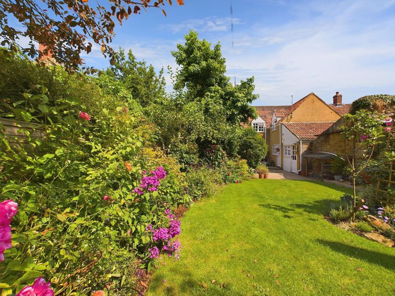 3 bed house for sale in Higher Street, Merriott  - Property Image 6