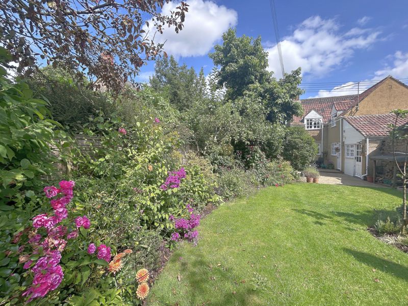 3 bed house for sale in Higher Street, Merriott  - Property Image 12