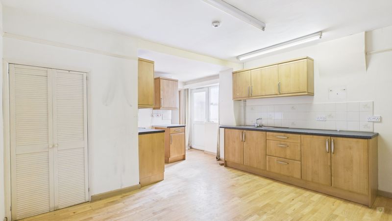 3 bed cottage for sale in Knapp, Merriott 2