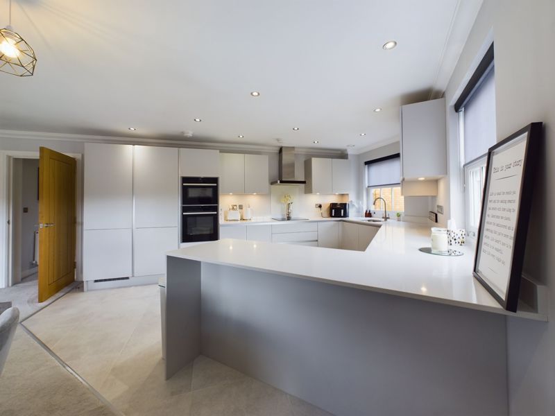 2 bed for sale in Shepherd Court, Yeovil 2