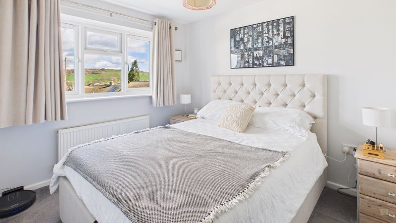 3 bed house for sale in Hill View Close, West Chinnock 5