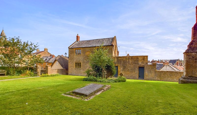 4 bed house for sale in St James's Street, South Petherton  - Property Image 1