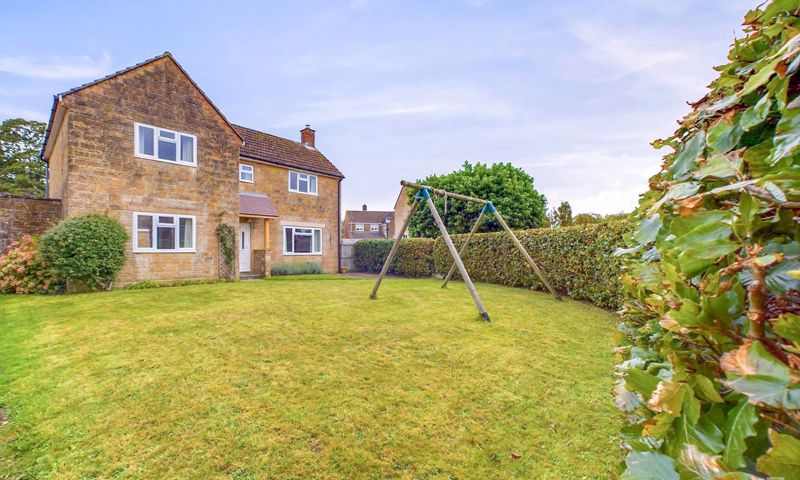 4 bed house to rent in Hinton Close, Hinton St. George, TA17