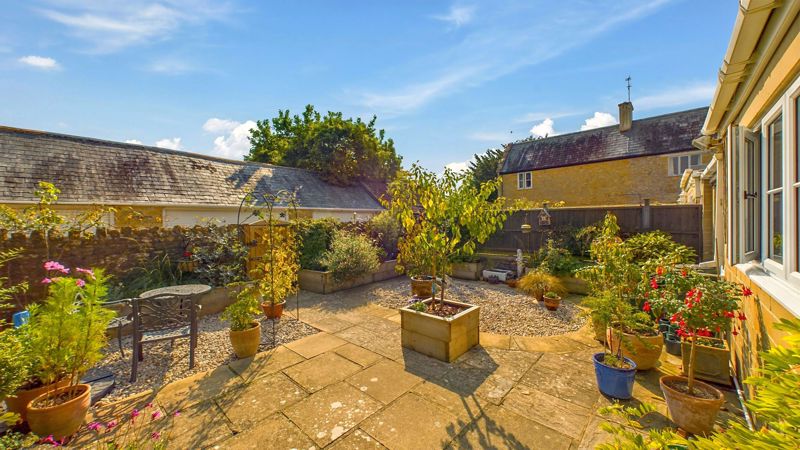 4 bed cottage for sale in Lower Street, Merriott  - Property Image 6