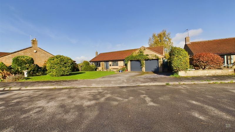 3 bed bungalow for sale in Rickhay Rise, West Chinnock  - Property Image 9