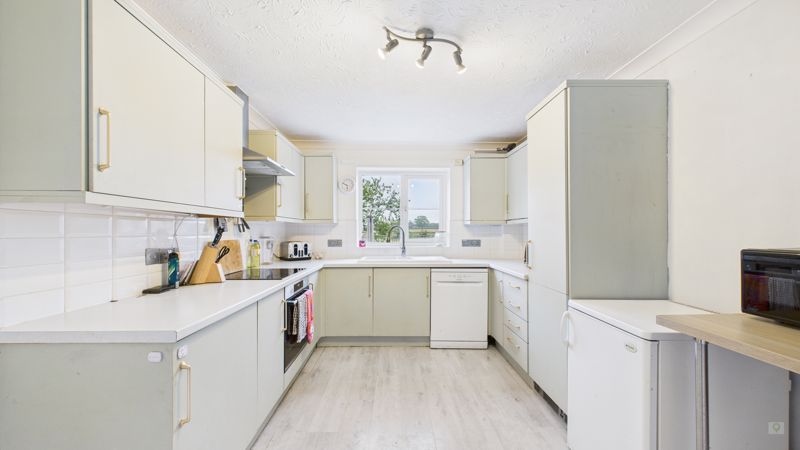 4 bed house for sale in Lampreys Lane, South Petherton 2