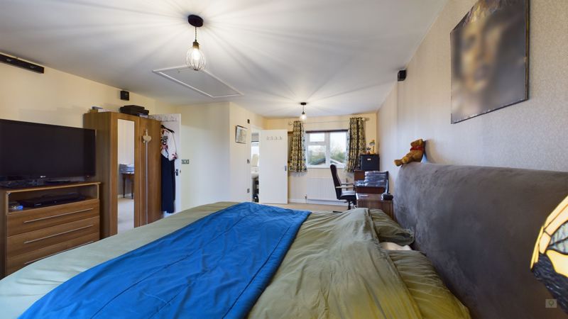 4 bed house for sale in Lower Street, West Chinnock  - Property Image 9