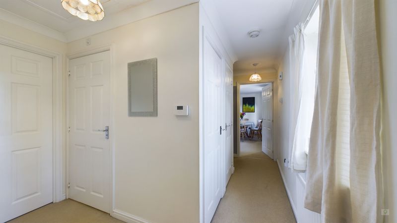 2 bed for sale in Percivale Road, Yeovil  - Property Image 5