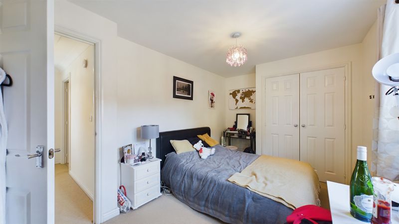 2 bed for sale in Percivale Road, Yeovil  - Property Image 6