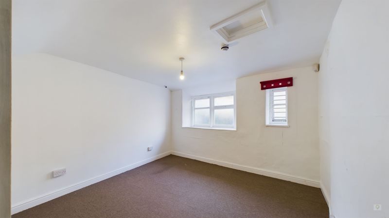 3 bed for sale in Hendford, Yeovil  - Property Image 11