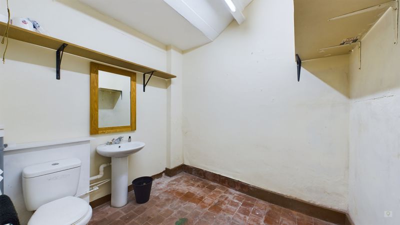 3 bed for sale in Hendford, Yeovil  - Property Image 12