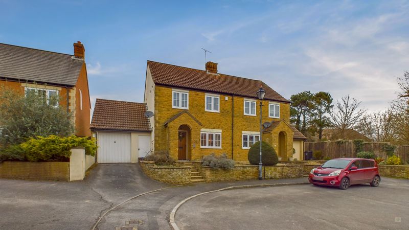 3 bed house for sale in Lampreys Lane, South Petherton  - Property Image 1