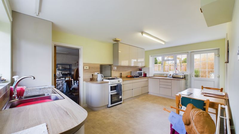 4 bed house for sale in Coles Lane, South Petherton  - Property Image 2