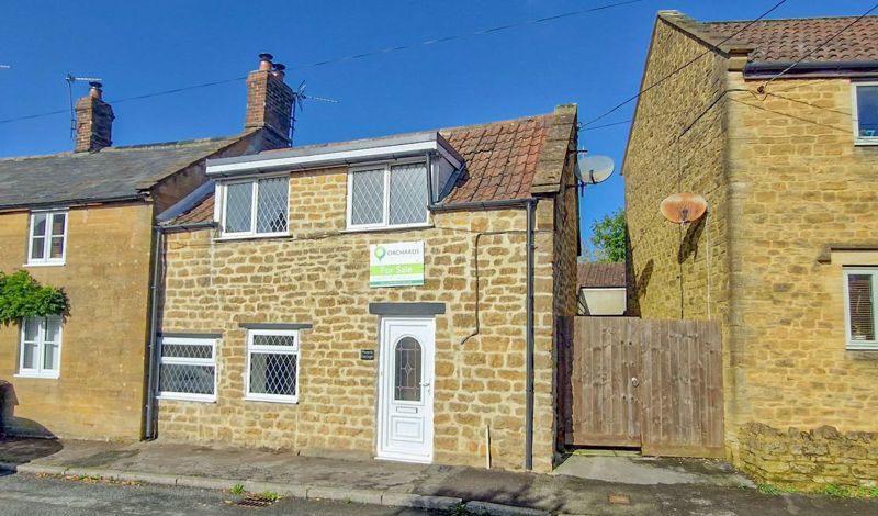 2 bed cottage for sale in Silver Street, South Petherton  - Property Image 1