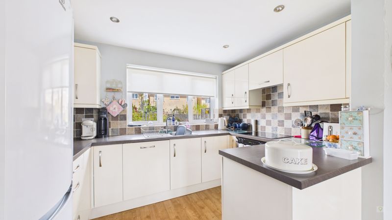 3 bed house for sale in Hamdon Close, Stoke sub Hamdon 1