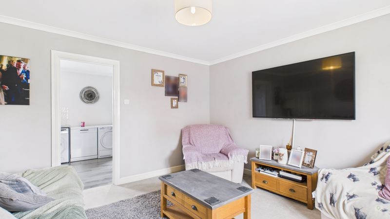 3 bed house for sale in Ivel Gardens, Ilchester 3