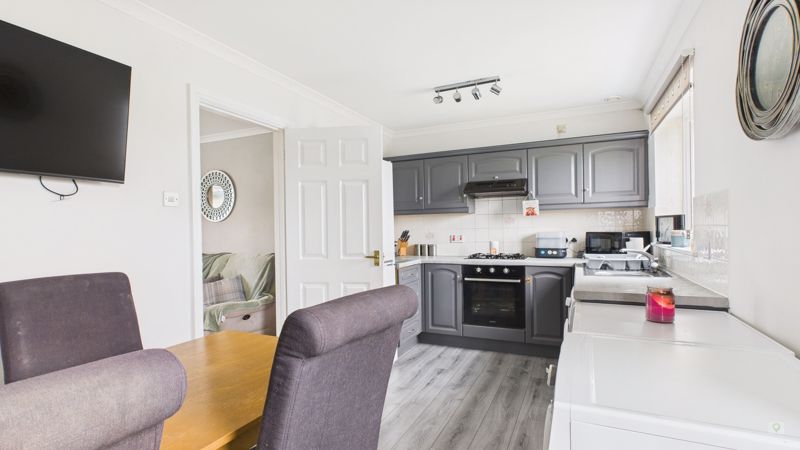 3 bed house for sale in Ivel Gardens, Ilchester 2