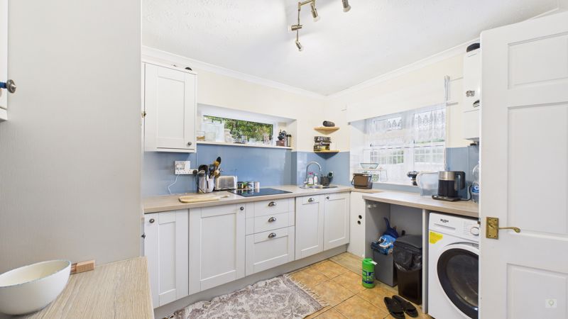 2 bed cottage for sale in Lower Street, Merriott 2