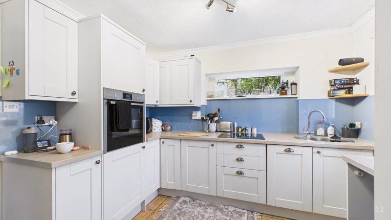 2 bed cottage for sale in Lower Street, Merriott 8