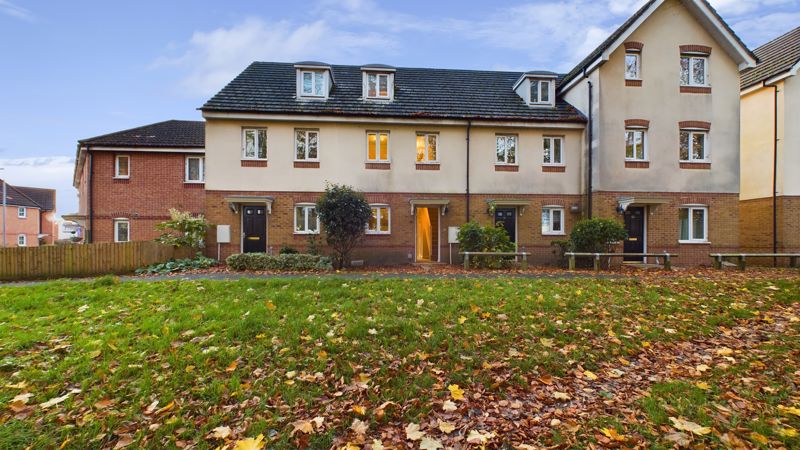 3 bed for sale in Tristram Close, Yeovil  - Property Image 1