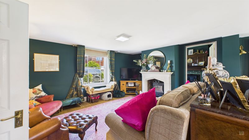 4 bed house for sale in Fore Street, Westonzoyland 1