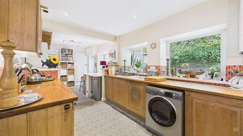 4 bed cottage for sale in Palmer Street, South Petherton  - Property Image 12
