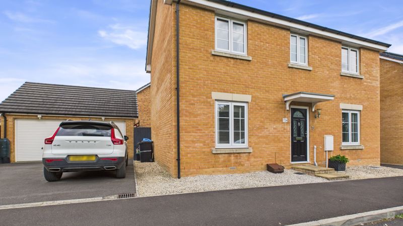4 bed house to rent in Falcon Road, Yeovil, BA22