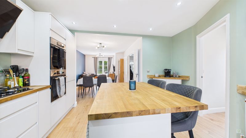 4 bed house to rent in Falcon Road, Yeovil  - Property Image 9