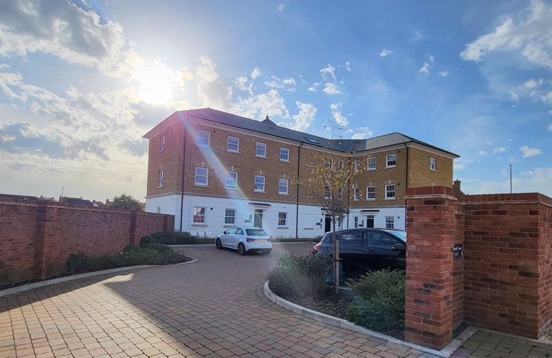 2 bed for sale in Shepherd Court, Yeovil  - Property Image 1